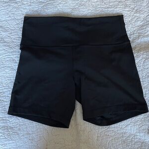 Lululemon Women's Black High-Waisted 6” Shorts size 12